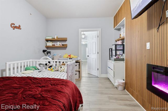 48 Augusta Avenue, Pontiac, MI 48341