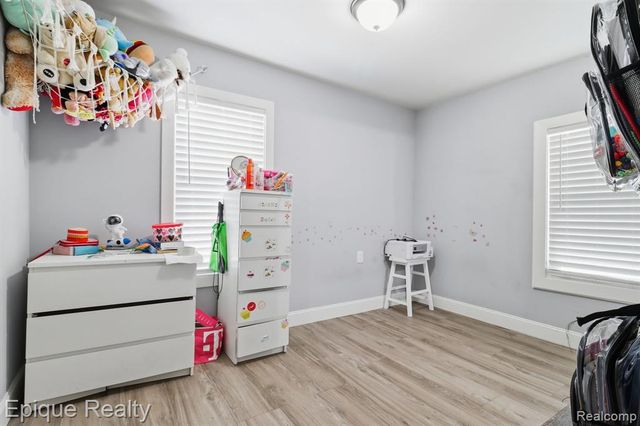 48 Augusta Avenue, Pontiac, MI 48341