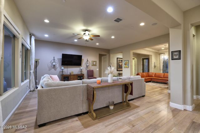 2431 Wychwood Court, Tucson, AZ 85749