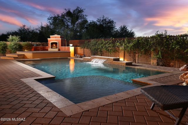 2431 Wychwood Court, Tucson, AZ 85749