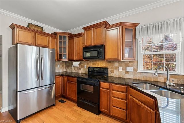 6406 Calvary Way, Thomasville, NC 27360