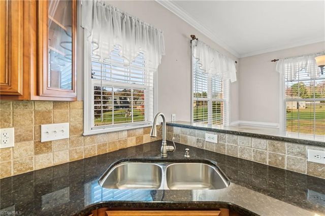 6406 Calvary Way, Thomasville, NC 27360