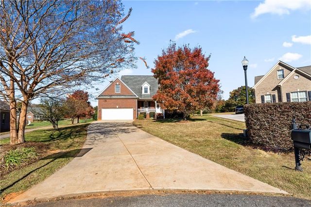 6406 Calvary Way, Thomasville, NC 27360