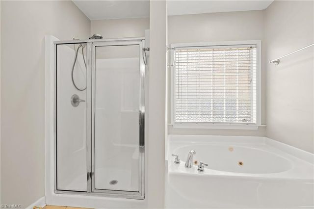 6406 Calvary Way, Thomasville, NC 27360