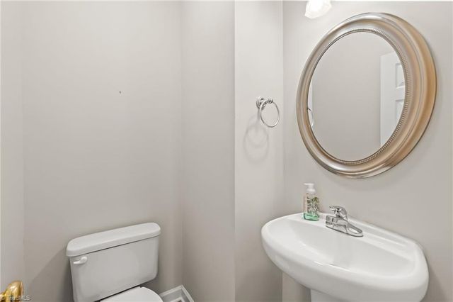 6406 Calvary Way, Thomasville, NC 27360