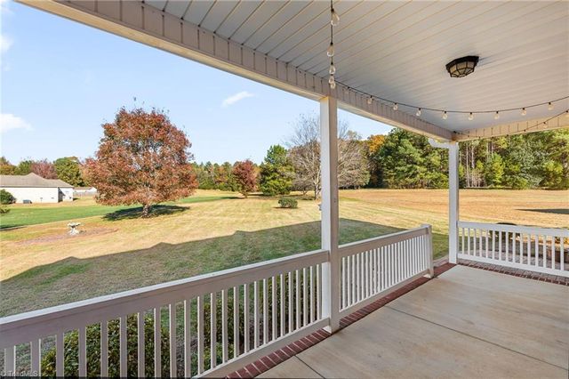 6406 Calvary Way, Thomasville, NC 27360