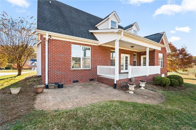 6406 Calvary Way, Thomasville, NC 27360