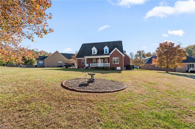6406 Calvary Way, Thomasville, NC 27360
