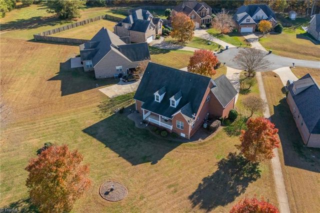 6406 Calvary Way, Thomasville, NC 27360