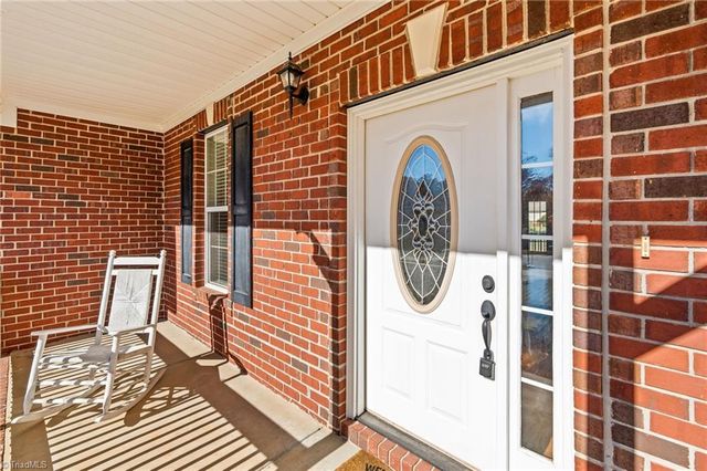 6406 Calvary Way, Thomasville, NC 27360