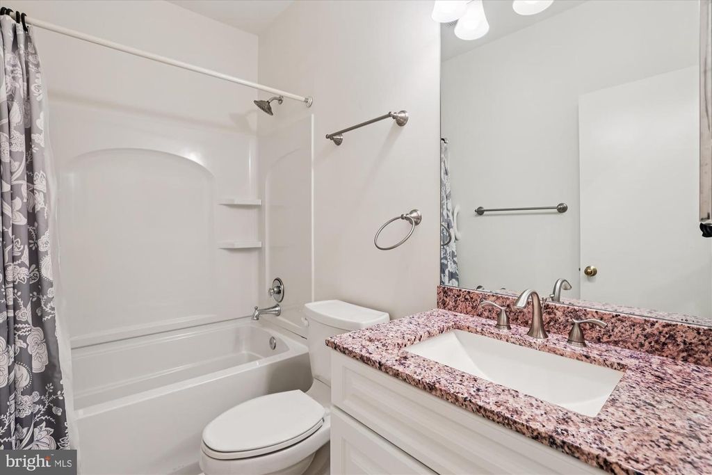 12312 STRONG CT #557, Fairfax, VA 22033