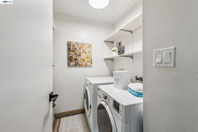 3227 Santa Cruz Ln, Alameda, CA 94502