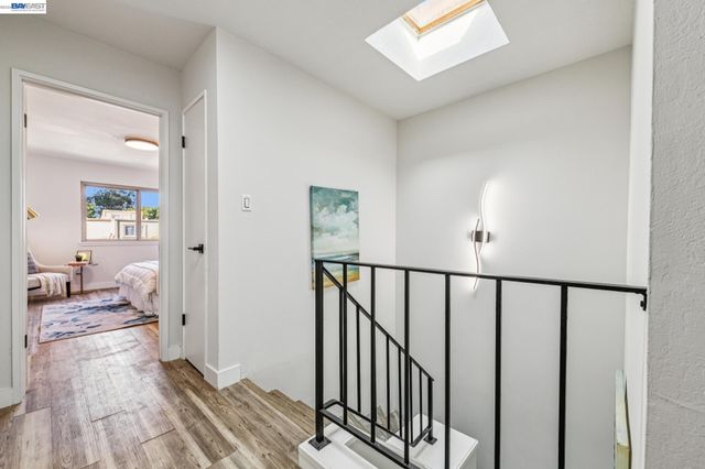 3227 Santa Cruz Ln, Alameda, CA 94502