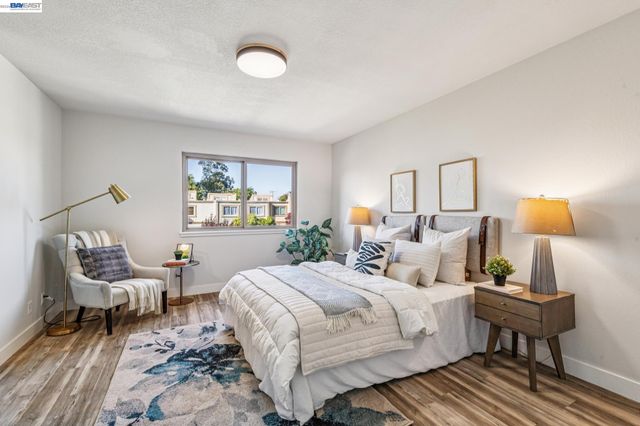 3227 Santa Cruz Ln, Alameda, CA 94502