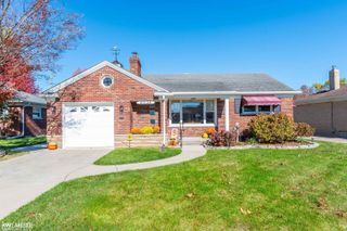 21125 Lakeland Street, Saint Clair Shores, MI 48081