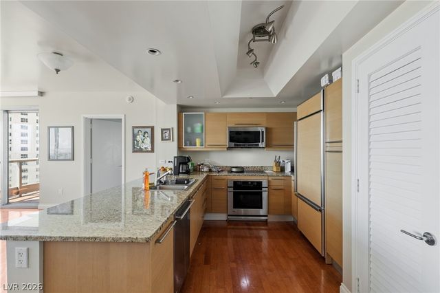 322 Karen Avenue 801, Las Vegas, NV 89109