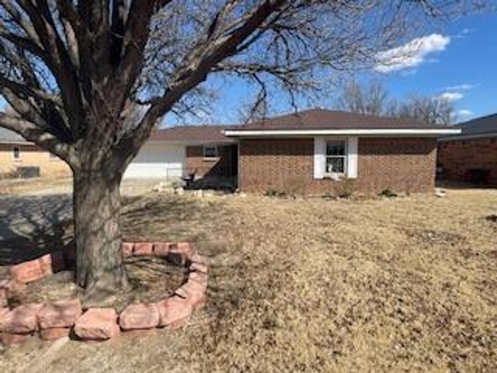 2120 N LEA Street, Pampa, TX 79065