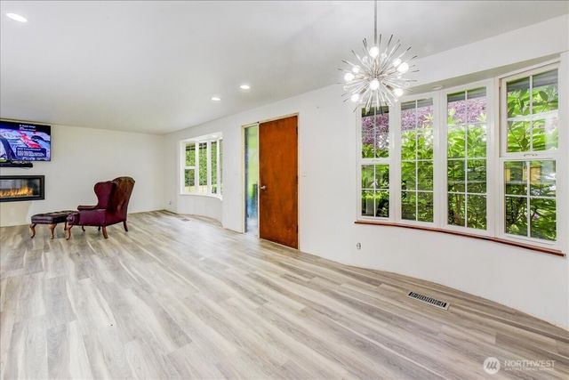 15708 70th Avenue W, Edmonds, WA 98026
