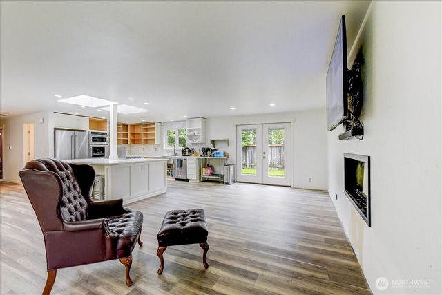 15708 70th Avenue W, Edmonds, WA 98026