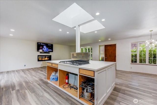 15708 70th Avenue W, Edmonds, WA 98026