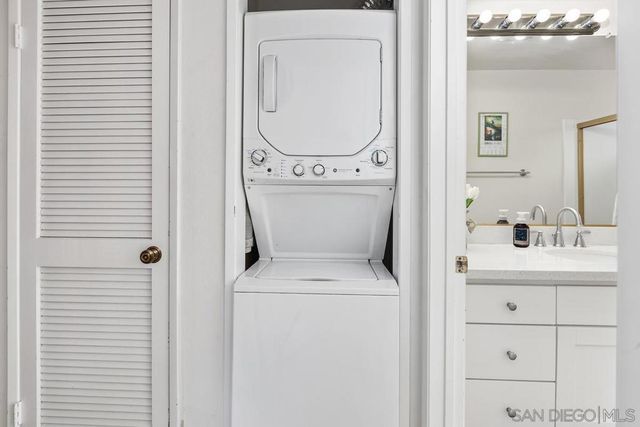 8860 Villa La Jolla 314, La Jolla, CA 92037