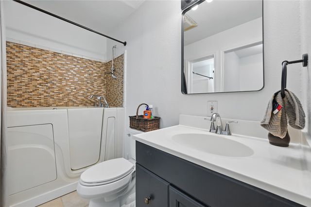 430 Goliad Circle, Palmer, TX 75152