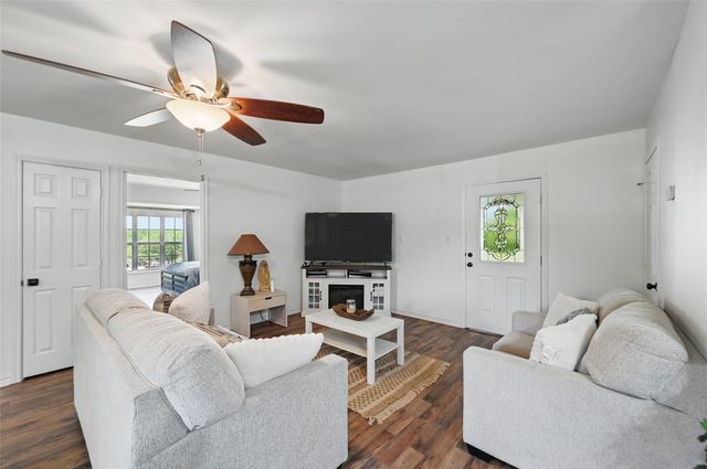 430 Goliad Circle, Palmer, TX 75152