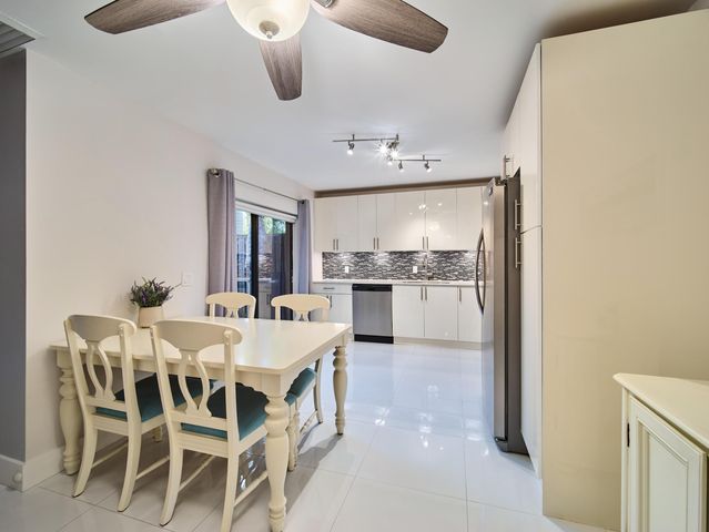 803 8th Lane, Palm Beach Gardens, FL 33418