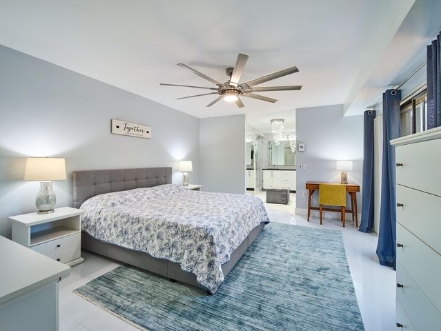803 8th Lane, Palm Beach Gardens, FL 33418