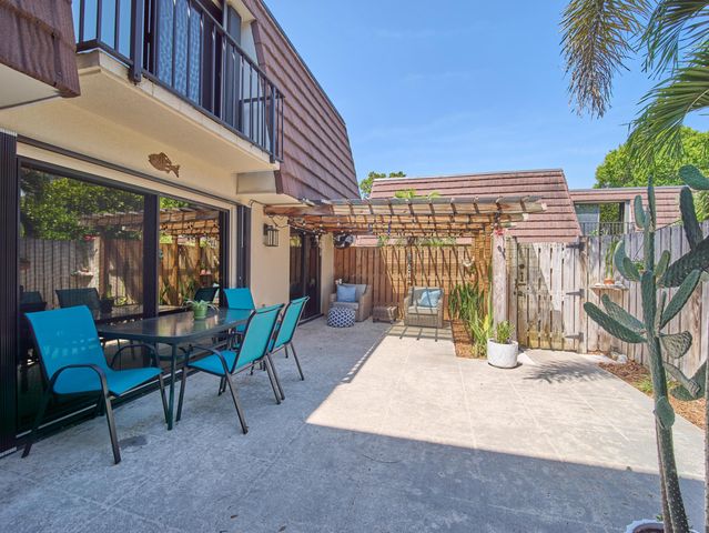 803 8th Lane, Palm Beach Gardens, FL 33418