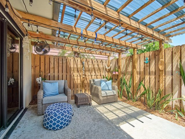 803 8th Lane, Palm Beach Gardens, FL 33418