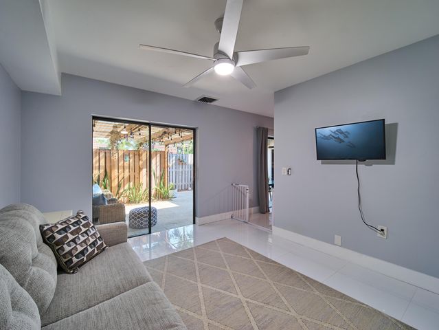 803 8th Lane, Palm Beach Gardens, FL 33418