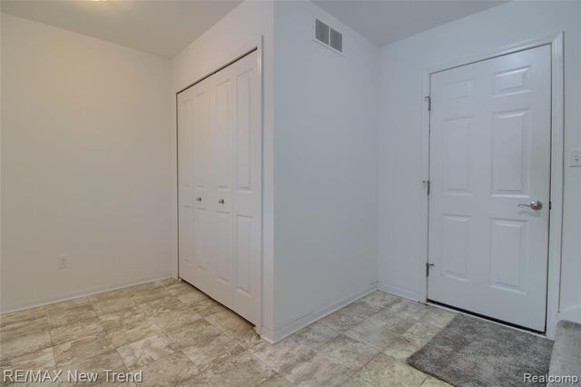 3142 Johanna Ware, Wixom, MI 48393