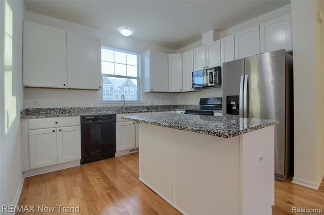 3142 Johanna Ware, Wixom, MI 48393