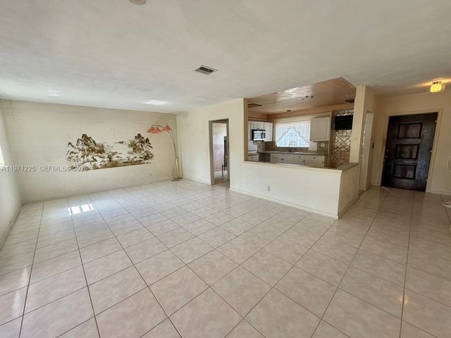 1020 NW 197th Ter, Miami Gardens, FL 33169