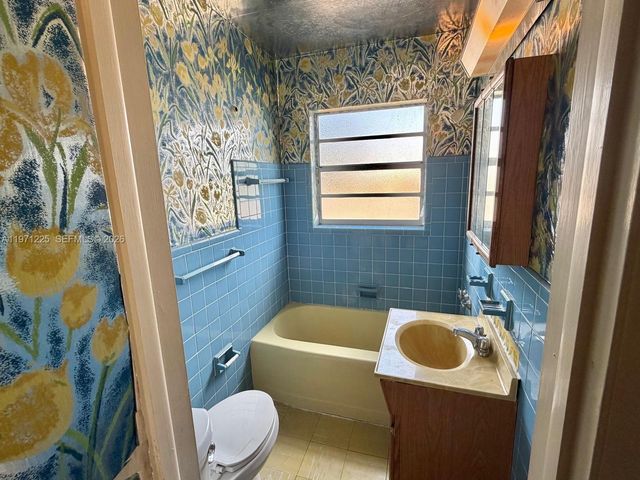 1020 NW 197th Ter, Miami Gardens, FL 33169