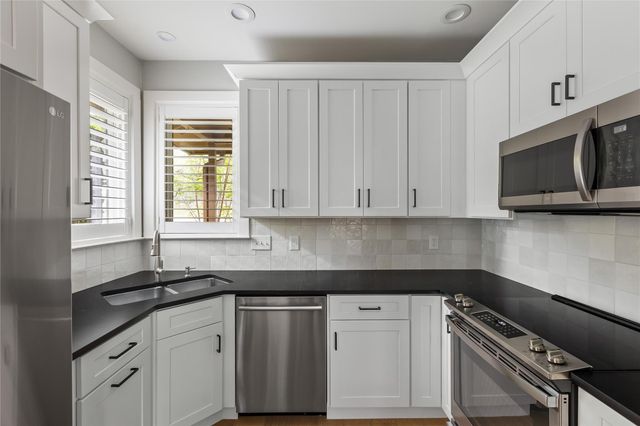 5701 Westslope DR 16, Austin, TX 78731