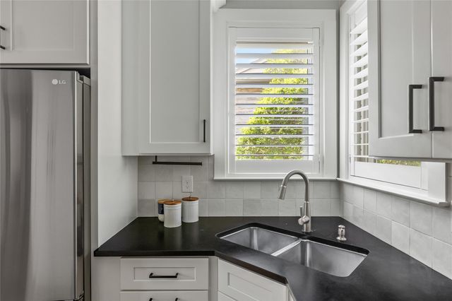 5701 Westslope DR 16, Austin, TX 78731