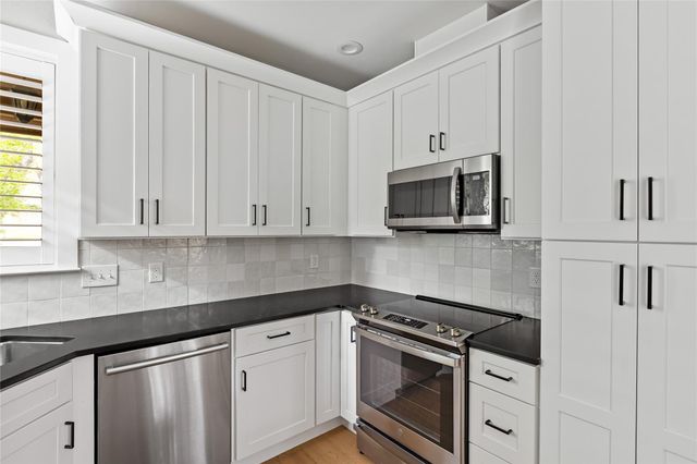 5701 Westslope DR 16, Austin, TX 78731