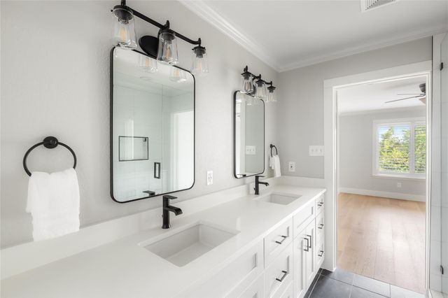 5701 Westslope DR 16, Austin, TX 78731