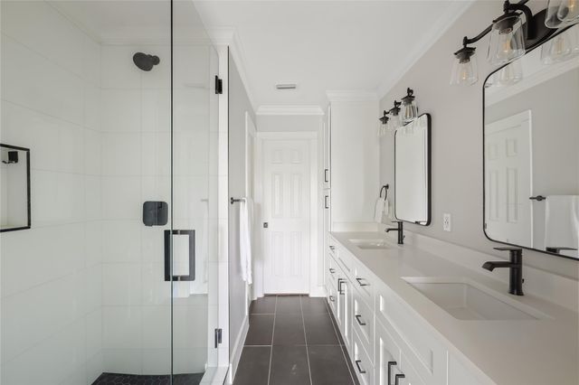 5701 Westslope DR 16, Austin, TX 78731