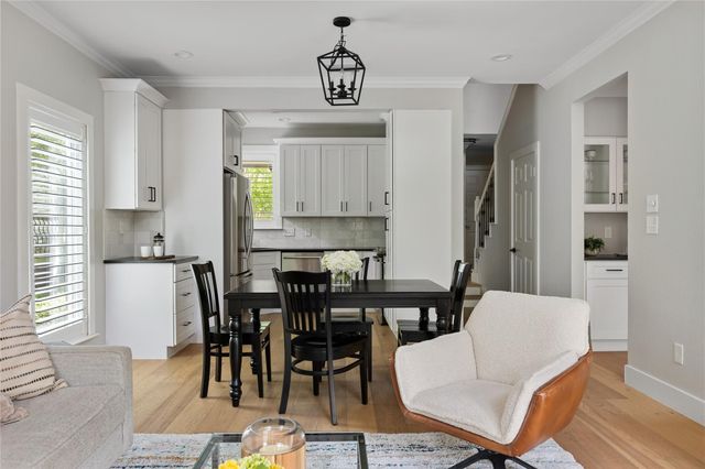 5701 Westslope DR 16, Austin, TX 78731