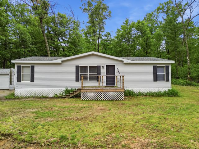 9988 N West County Line Road, Newaygo, MI 49337