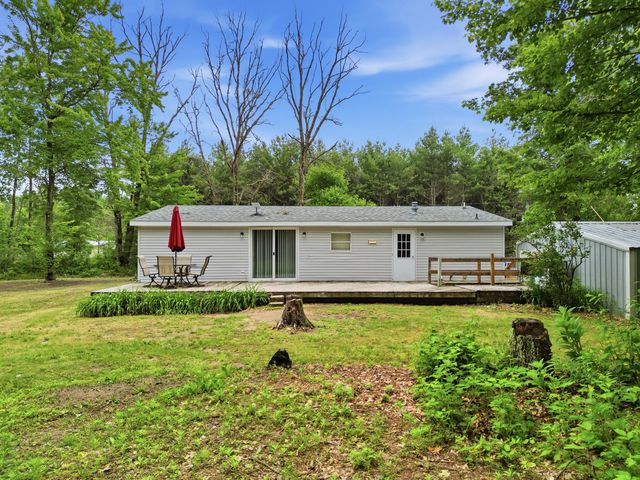 9988 N West County Line Road, Newaygo, MI 49337