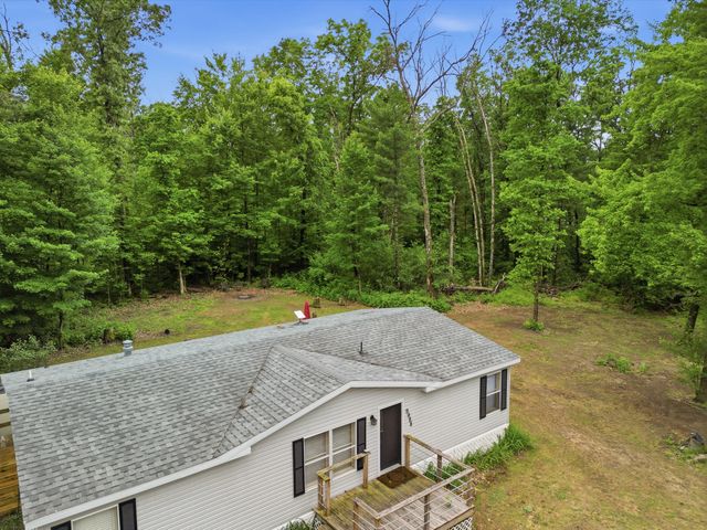 9988 N West County Line Road, Newaygo, MI 49337