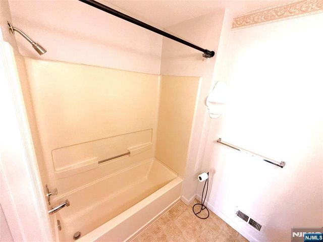 643 Plum Terrace, Mahwah, NJ 07430