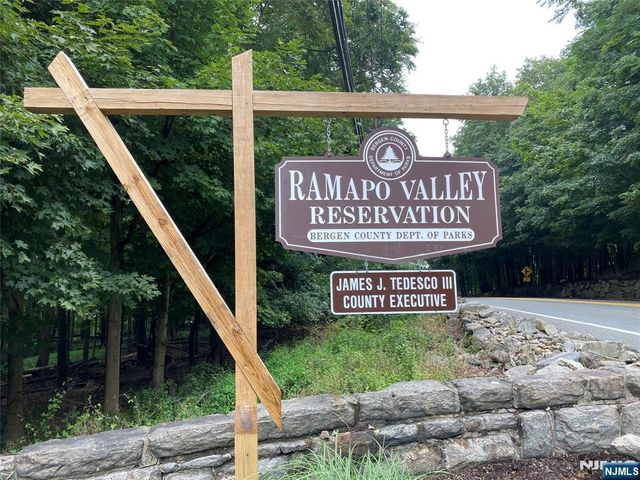 643 Plum Terrace, Mahwah, NJ 07430