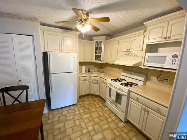 643 Plum Terrace, Mahwah, NJ 07430
