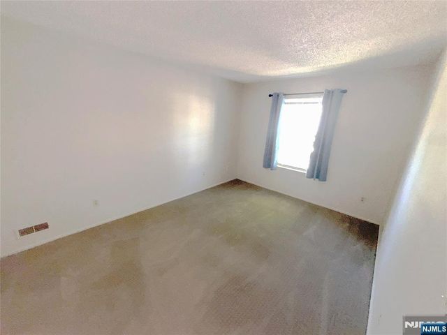 643 Plum Terrace, Mahwah, NJ 07430