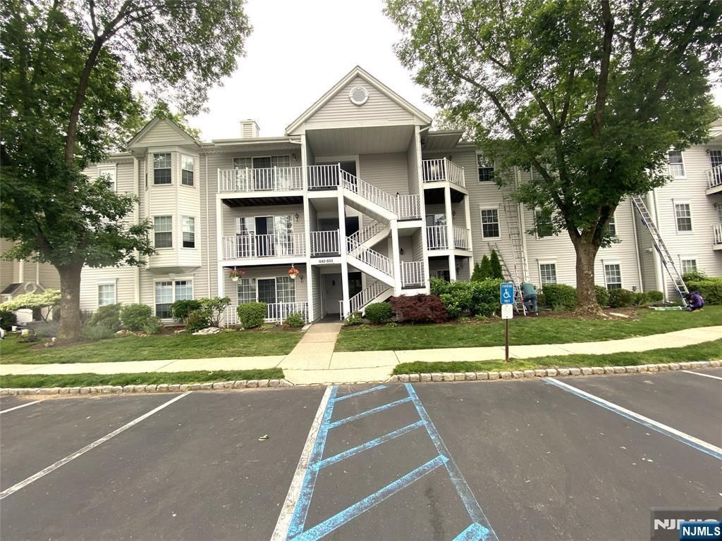 643 Plum Terrace, Mahwah, NJ 07430